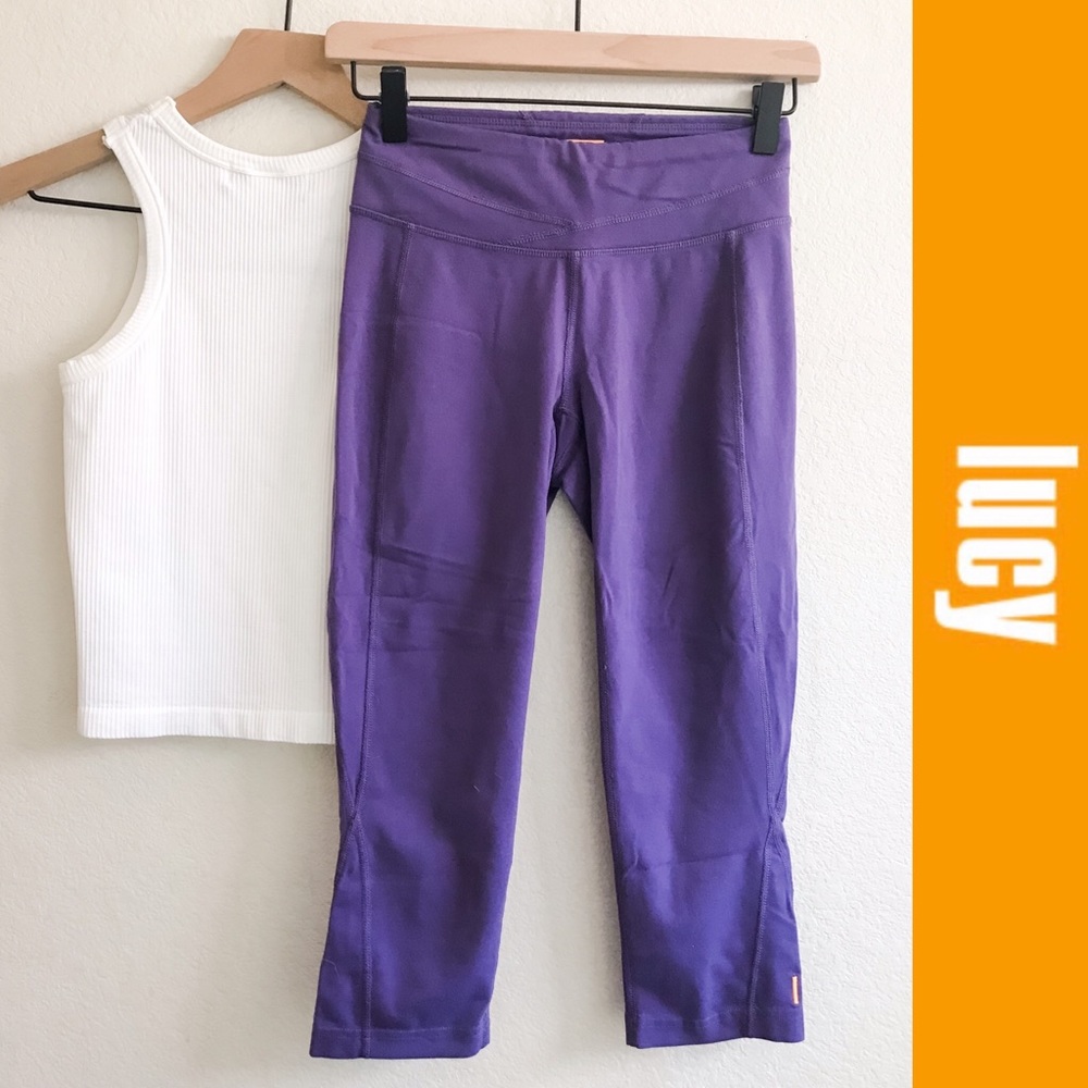 Women’s Lucy Activewear Hatha Capri Compression Leggings. Purple, size XS